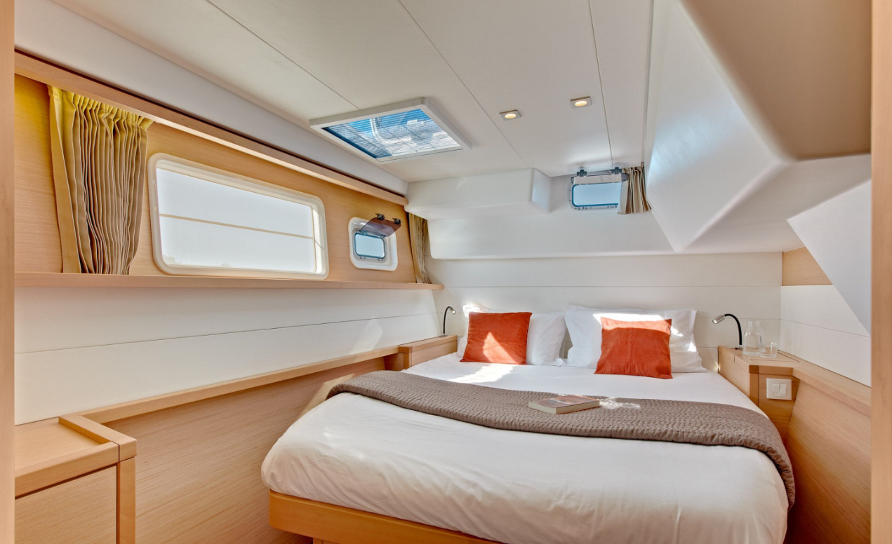 Катамаран Lagoon 450