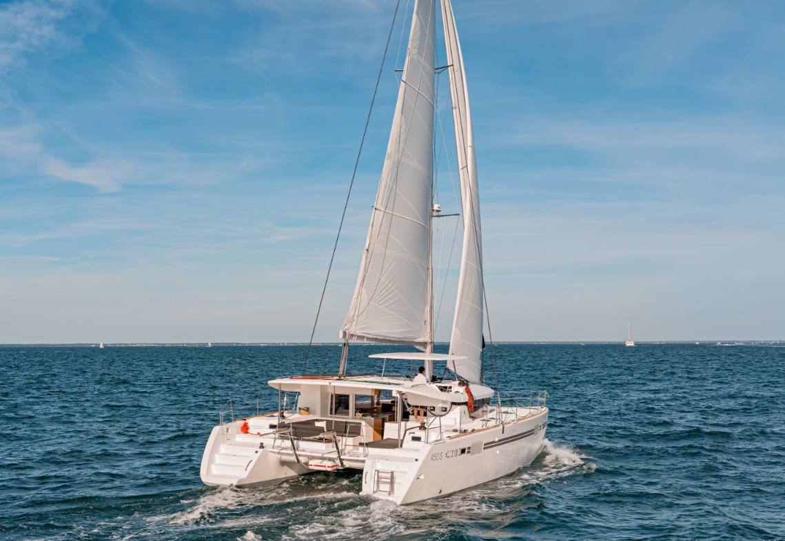 Катамаран Lagoon 450 